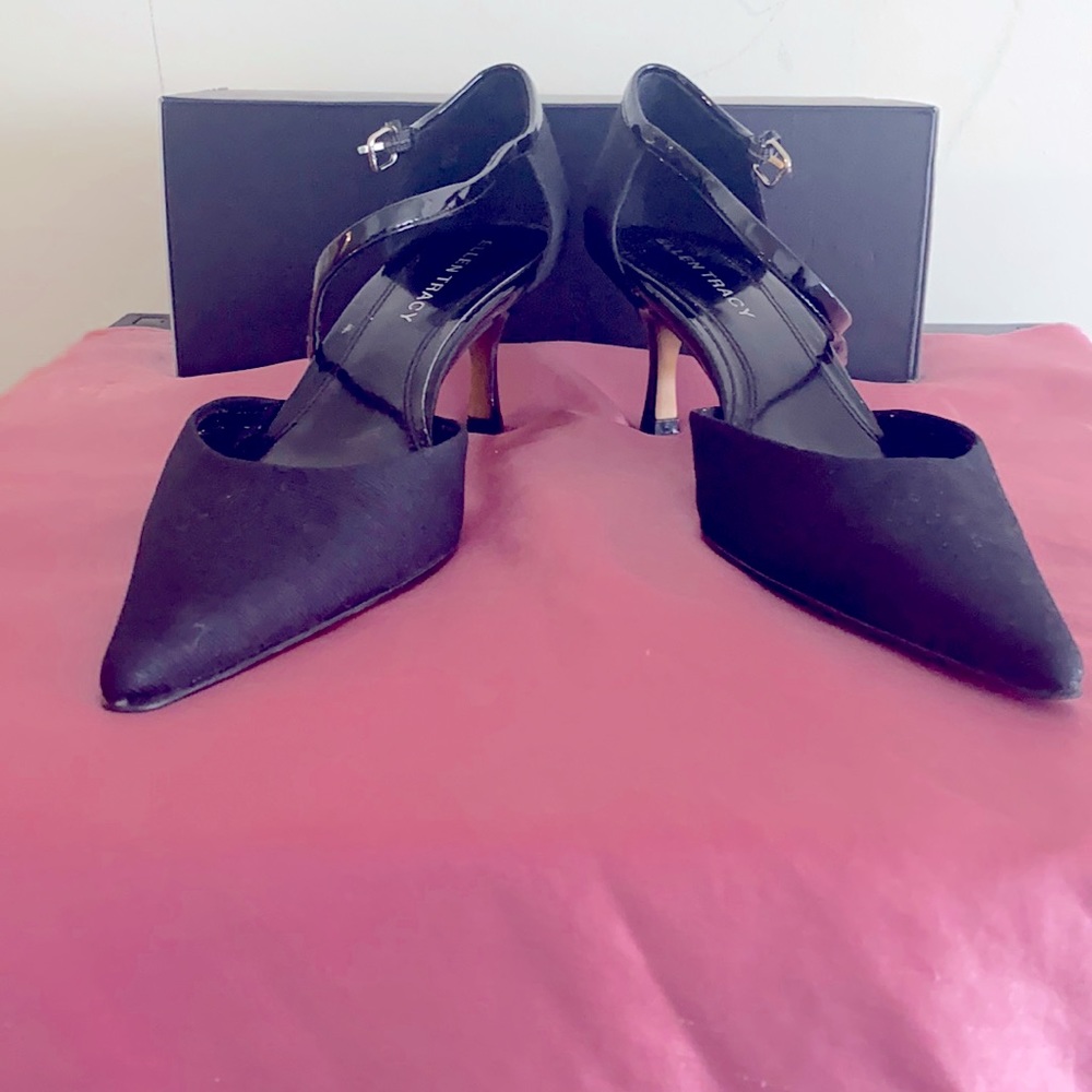 Ladies heeled shoes